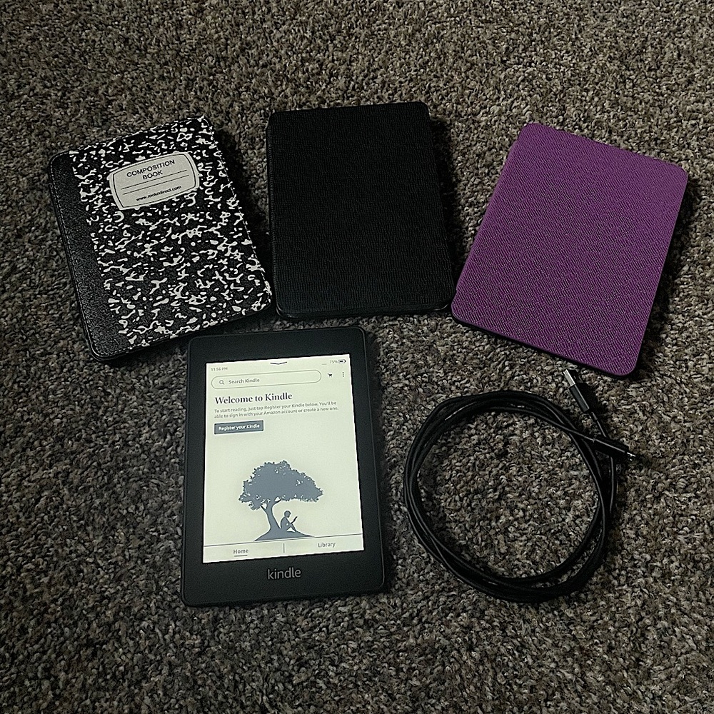 Kindle Paperwhite 32GB: 10th Gen - Waterproof - Ads + 3 cases & charger included